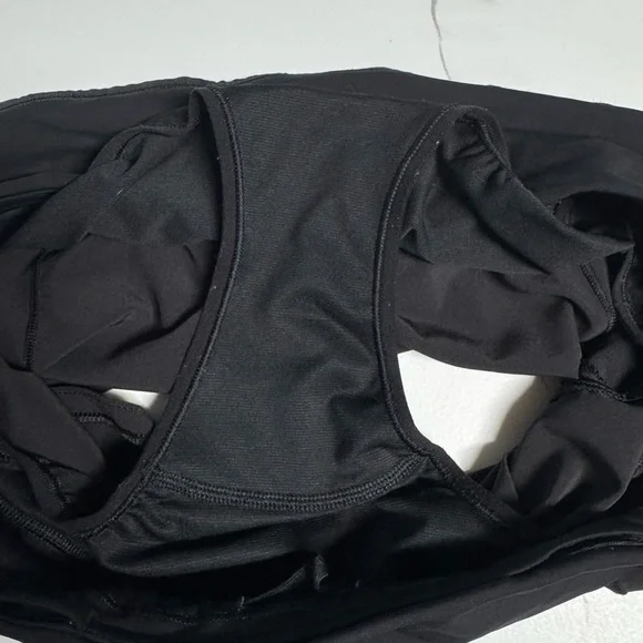 lululemon speed up shorts 2.5” - Picture 6 of 9